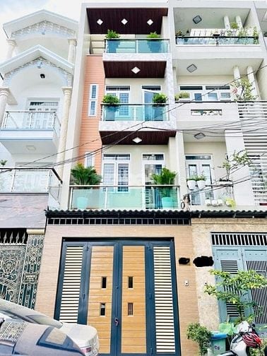 Bán gấp nhà riêng đường Thép Mới, P12, Tân Bình. Chỉ 3,25tỷ. 65m2