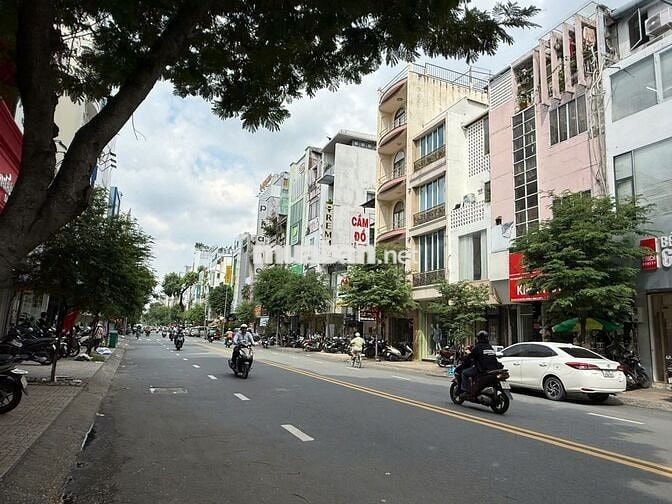 Cho thuê nhà mặt tiền Võ Văn Tần, Phường 5, Quận 3