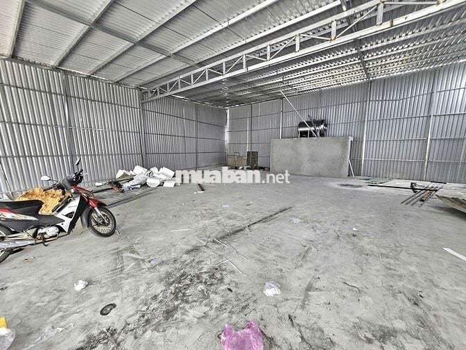 Cần cho thuê nhà xưởng P ĐHT  CŨ .Q12. DT 12*18  xưởng mời hẻm xe tải