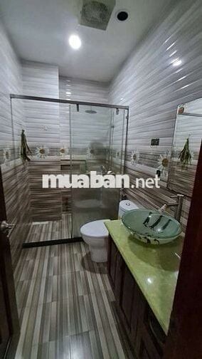 Cần cho thuê nhà P. ĐHT Q12 .DT 4,5x20 .1 trệt 1hâm 4lâu 6PN 6WS