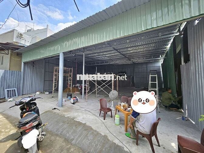 Cần cho thuê nhà xưởng P ĐHT  CŨ .Q12. DT 12*18  xưởng mời hẻm xe tải