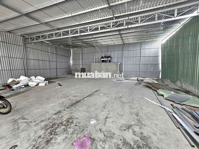 Cần cho thuê nhà xưởng P ĐHT  CŨ .Q12. DT 12*18  xưởng mời hẻm xe tải