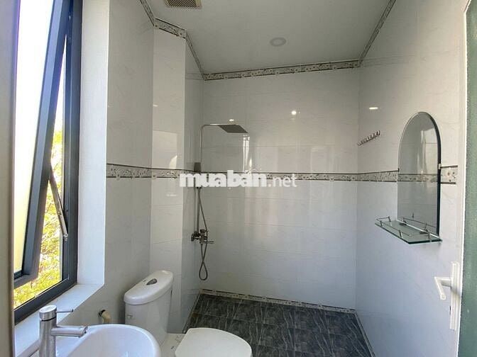 bán gấp nhà mặt tiền Nguyễn Văn Tuôi chỉ 4ty5 đã có sổ 108m2 4pn 2wc