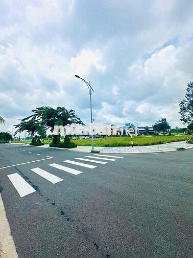 Bán gấp đất nền Long An - 90m2 - Nguyễn Hữu Trí - chỉ 2 Tỷ
