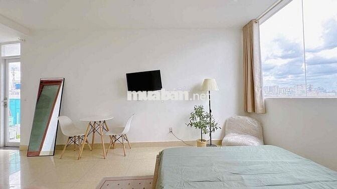 CĂN HỘ CỬA SỔ TRỜI 32m2 FULL NỘI THẤT THANG MÁY, BẢO VỆ GẦN SÂN BAY Q3