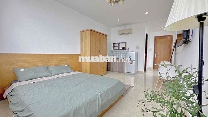 CĂN HỘ CỬA SỔ TRỜI 32m2 FULL NỘI THẤT THANG MÁY, BẢO VỆ GẦN SÂN BAY Q3