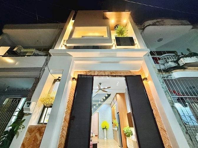 chính chủ giảm sâu 500tr bán gấp căn Lạc Long Quân Q11 giá 3tỷ5 sổ hồn