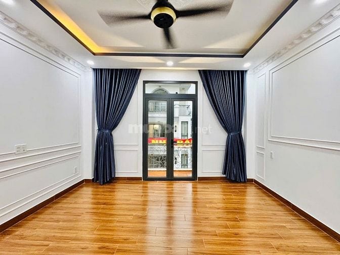 Nhà tân cổ điển Lê Quang Định 51m2 (4,6m*12m) Sổ hồng riêng, hẻm 6m
