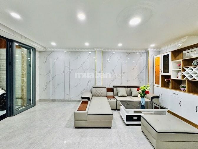 Nhà tân cổ điển Lê Quang Định 51m2 (4,6m*12m) Sổ hồng riêng, hẻm 6m