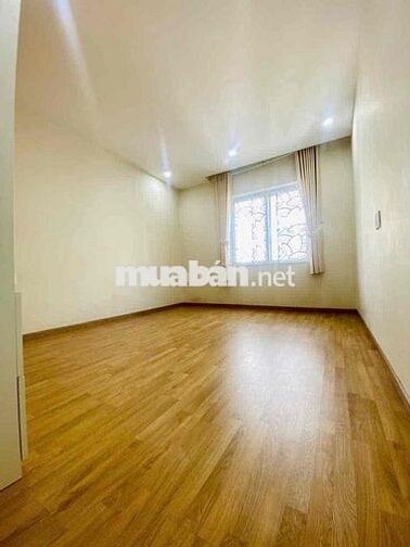Nhà view hồ bơi, công viên đẹp! Diện tích 7x16m - Giá 10,5 tỷ