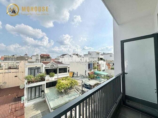 STUDIO BAN. CÔNG FULL NỘI THẤT MỚI TOANH LUÔN Ạ THOÁNG MÁT LẮM Ạ