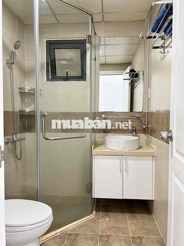 Cần cho thuê ngay căn hộ 2Pn Monarchy, tầng cao view biển
