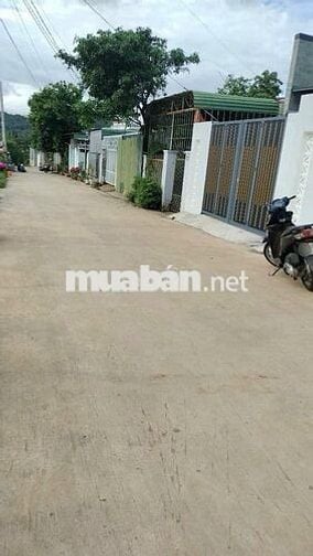 Bán gấp căn nhà 152m2 Hiện đại Có SHR Chỉ 930tr Củ Chi Tân Thông Hội .