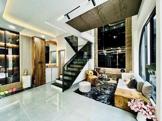 Bán ngộp căn phú nhuận 40m2 3ty200TL có Shr Lh ngay để ko bỏ lỡ 