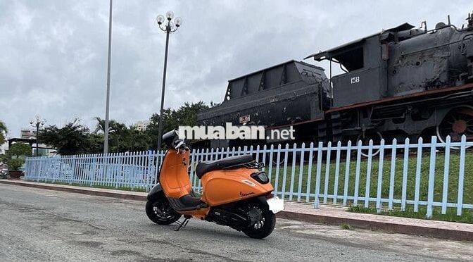 Bán Vespa sang trọng quý phái mà giá chỉ Vision