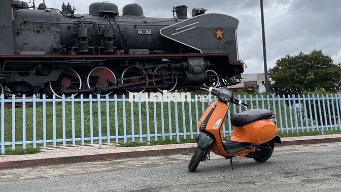 Bán Vespa sang trọng quý phái mà giá chỉ Vision