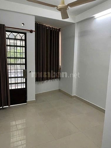 Cho thuê nhà mặt tiền Lý Văn Phức, P.Tân Định, Q.1 giá 20tr