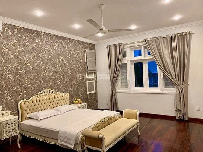 Mặt tiền 12m giá tốt nhất Thảo Điền 160tr/m2, sẵn biệt thự, hồ bơi, SH
