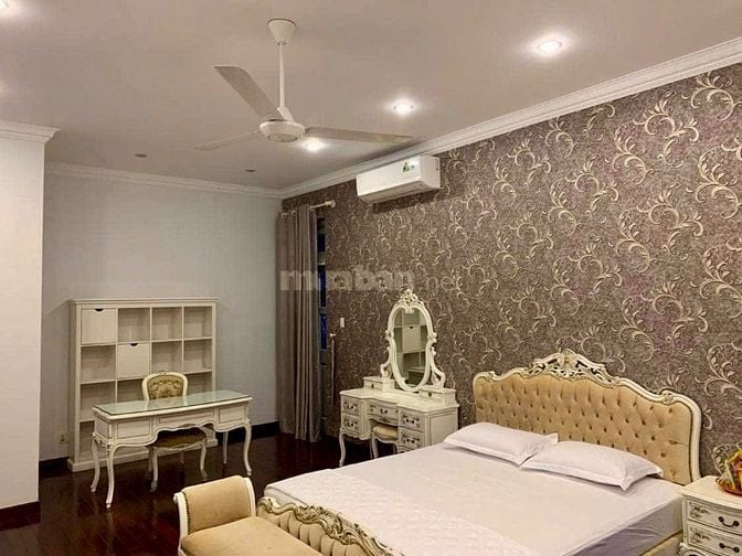 Mặt tiền 12m giá tốt nhất Thảo Điền 160tr/m2, sẵn biệt thự, hồ bơi, SH