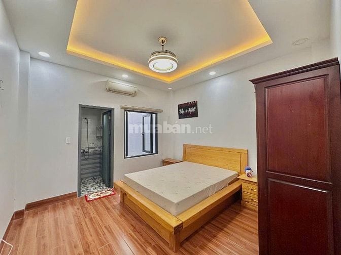 Bán nhà Mặt tiền Lê Lư siêu đẹp, KC: 6 Tầng. DT 4m x 20m. Có thang máy