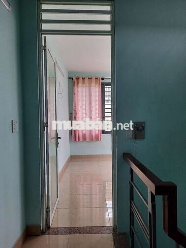 2.5 triệu/tháng. Phòng trọ mới xây, sạch sẽ, an ninh tốt.
