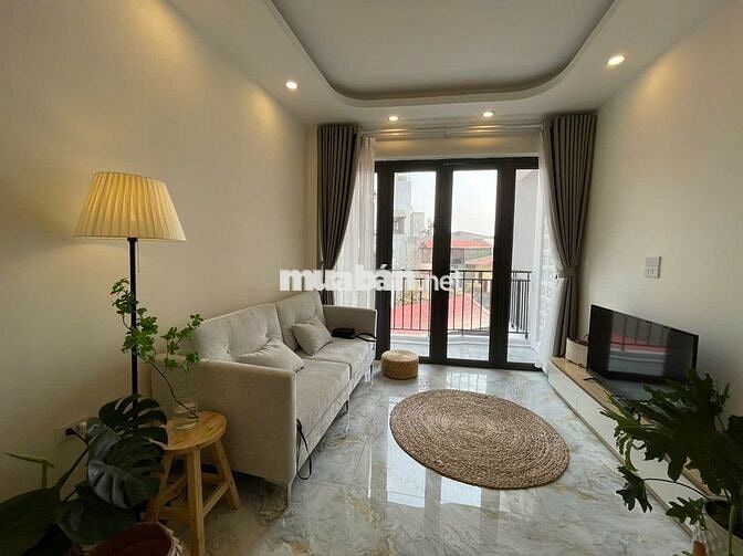 Phòng rộng rãi 60m² mặt phố Thụy Khuê – nuôi pet, khách Tây thoải mái