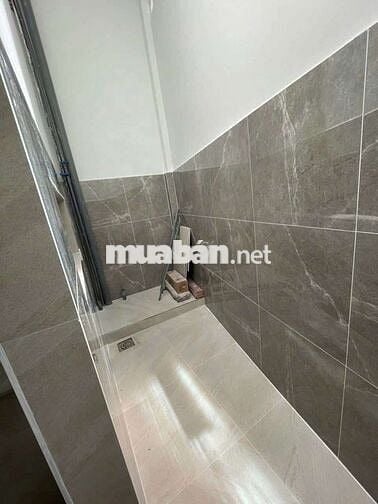 NNC cho thuê 4m × 20m. Mới đầy đủ nội thất cơ bản