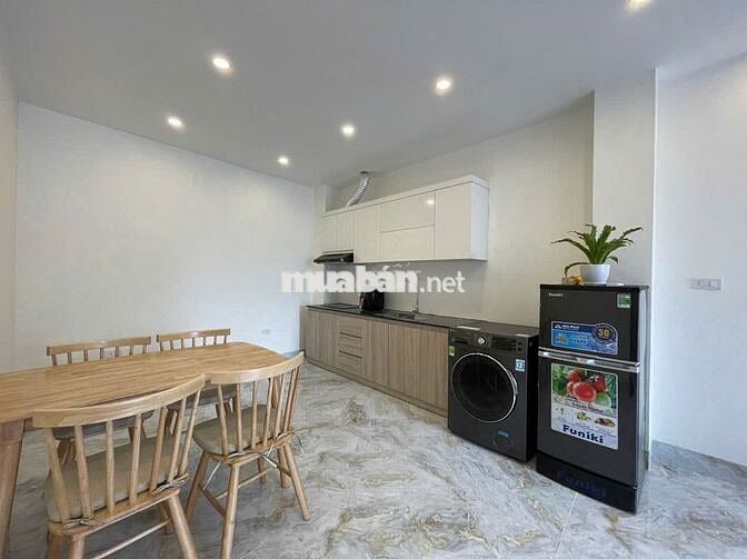 Phòng rộng rãi 60m² mặt phố Thụy Khuê – nuôi pet, khách Tây thoải mái