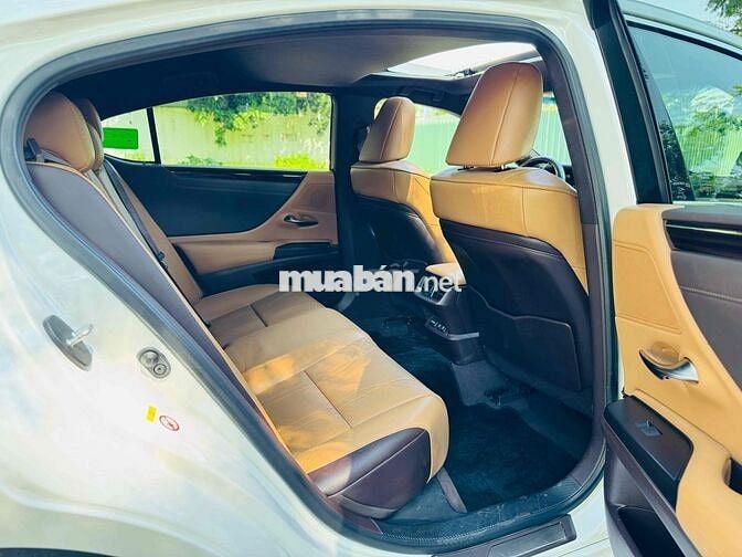 Lexus ES 2019 250 - 68 km