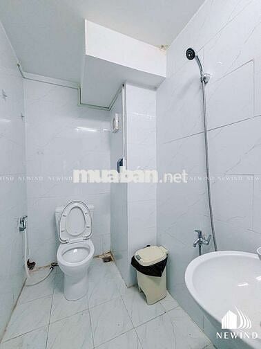 Cho thuê mặt bằng mặt tiền Tân Quy, Quận 7