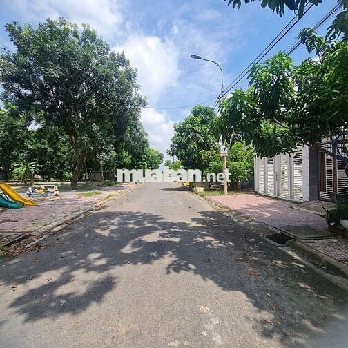 Bán nhà kdc lavender Tân Triều Đồng Nai đối diện công viên .