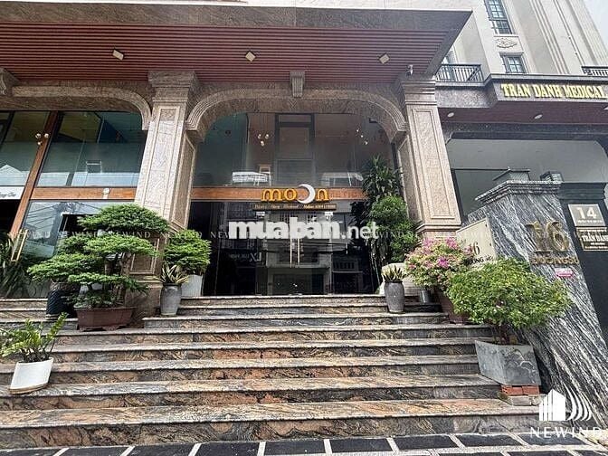 Cho thuê mặt bằng mặt tiền Tân Quy, Quận 7