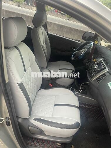 Toyota Innova 2012 2.0E -