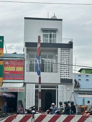 Mặt bằng cho thuê làm văn phòng, shop house.