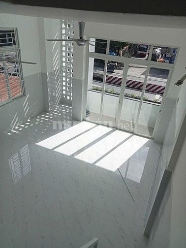 Mặt bằng cho thuê làm văn phòng, shop house.