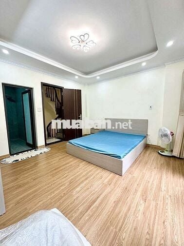 Nhà đẹp Phố Trạm - Ngay chân cầu Vĩnh Tuy - 6 tầng - 4 phòng ngủ