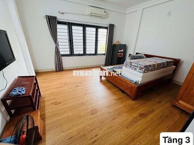 Phố Trạm - Long Biên _ nhà gần cầu, ngõ nông, diện tích rộng
