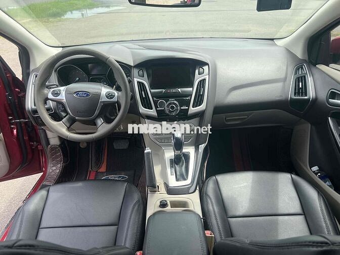 Ford Focus 2015 Titanium 2.0 AT - 102000 km
