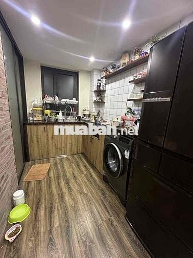 Bán Căn Hộ Ngay Phố Nguyễn Văn Cừ,Gần Cầu Chương Dương,Vị Trí Đẹp 70M