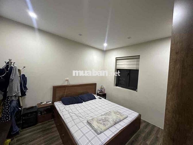 Bán Căn Hộ Ngay Phố Nguyễn Văn Cừ,Gần Cầu Chương Dương,Vị Trí Đẹp 70M