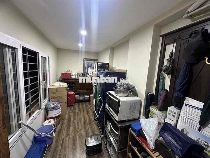 Bán Căn Hộ Ngay Phố Nguyễn Văn Cừ,Gần Cầu Chương Dương,Vị Trí Đẹp 70M