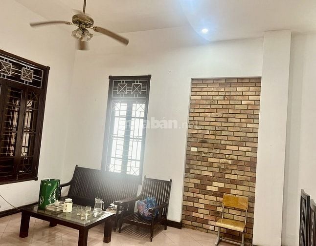Cho thuê nhà biệt thự 3 mặt thoáng, phố Lâm Du, đầu cầu Chương Dương