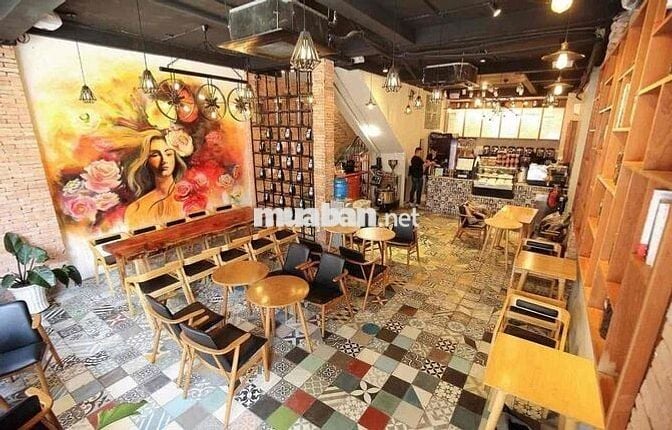 Sang nhượng mặt bằng cafe mặt tiền trung tâm quận 10 360m2