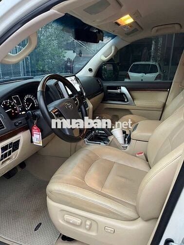 Toyota Land Cruiser 2016 VX 4.6 V8 - 90000 km