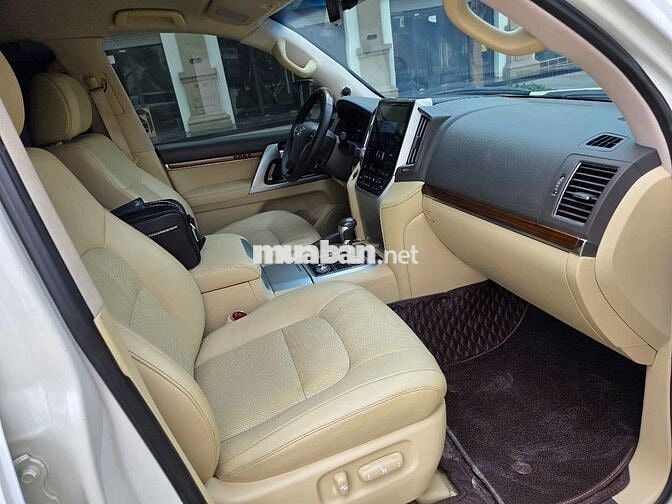 Toyota Land Cruiser 2016 VX 4.6 V8 - 90000 km