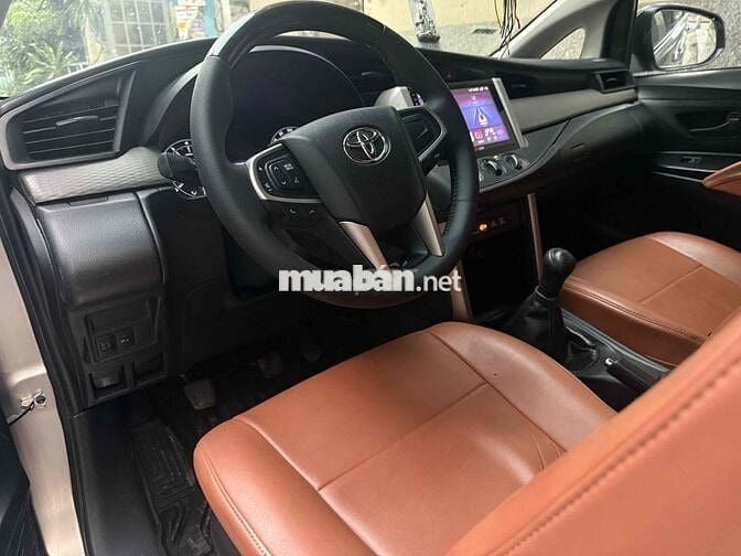 Toyota Innova 2017 2.0E - 112000 km