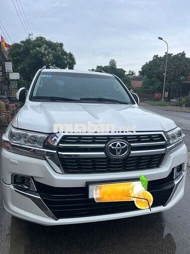 Toyota Land Cruiser 2016 VX 4.6 V8 - 90000 km