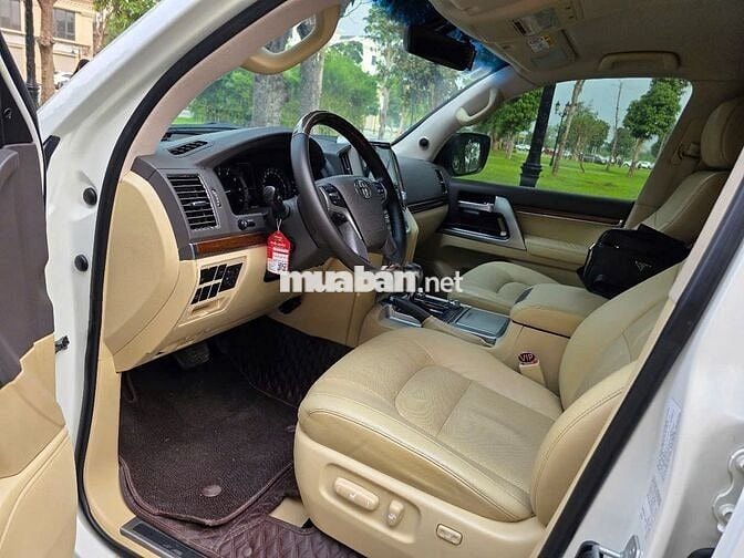 Toyota Land Cruiser 2016 VX 4.6 V8 - 90000 km