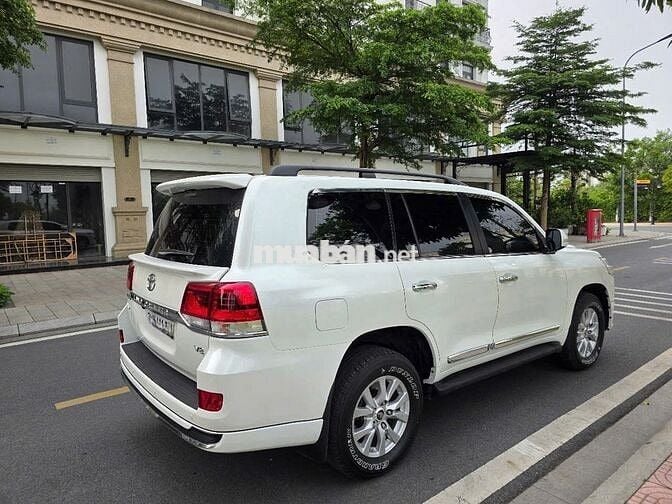Toyota Land Cruiser 2016 VX 4.6 V8 - 90000 km