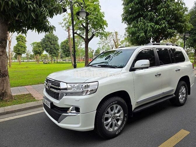 Toyota Land Cruiser 2016 VX 4.6 V8 - 90000 km